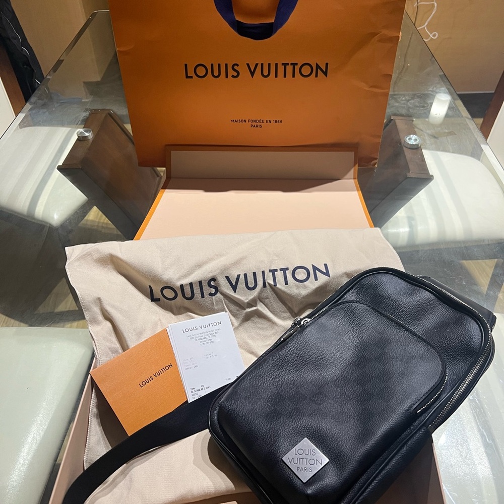 Louis Vuitton Black Men's Bag